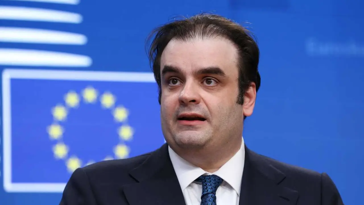 Archivo - El ministro de Finanzas de Grecia y presidente del Eurogrupo, Kyriakos Pierrakakis, interviene durante una rueda de prensa tras la reuni&oacute;n del Eurogrupo celebrada en Bruselas