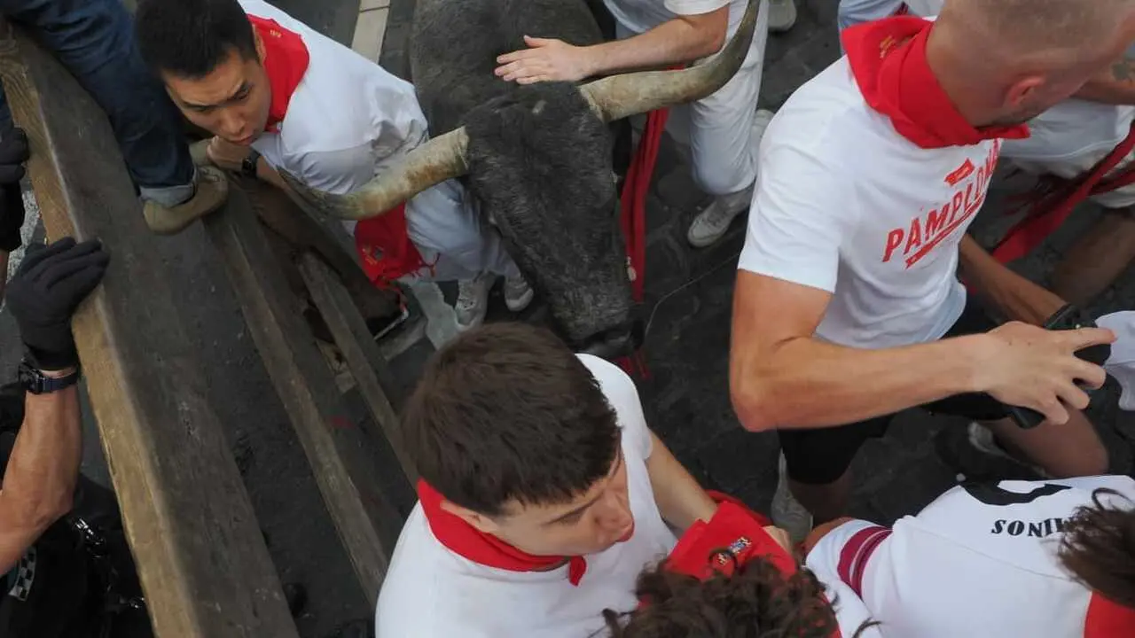 Imagen del quinto encierro de los Sanfermines de 2026, protagonizado por los toros de Jos&eacute; Escolar Gil