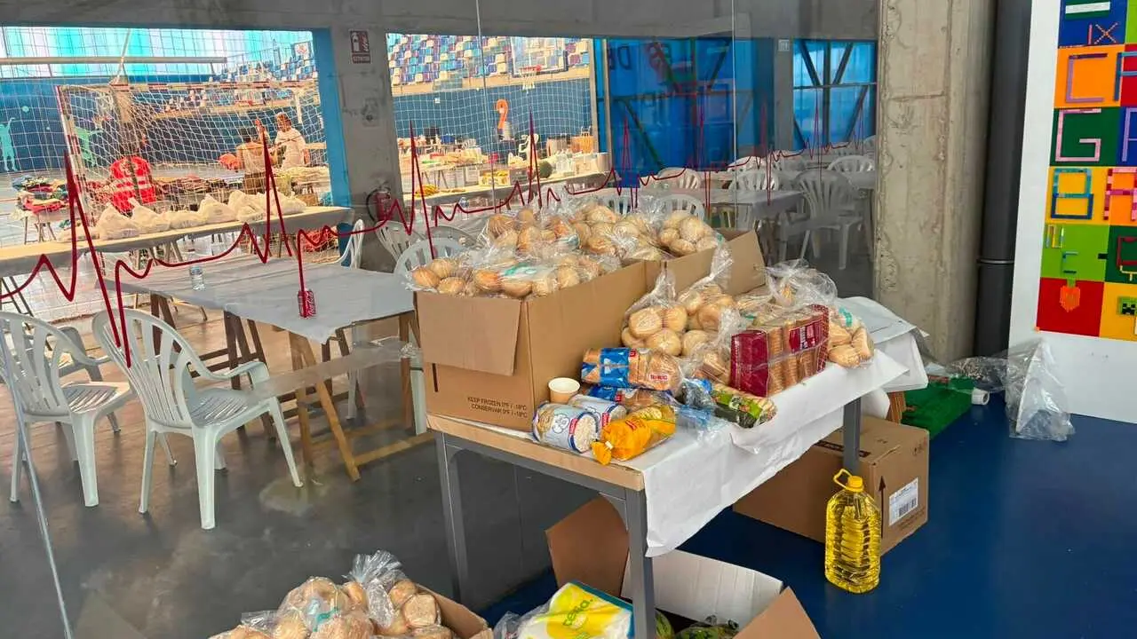 Albergue habilitado para alojar a todas las personas evacuadas por el incendio de Los Gallardos (Almer&iacute;a).