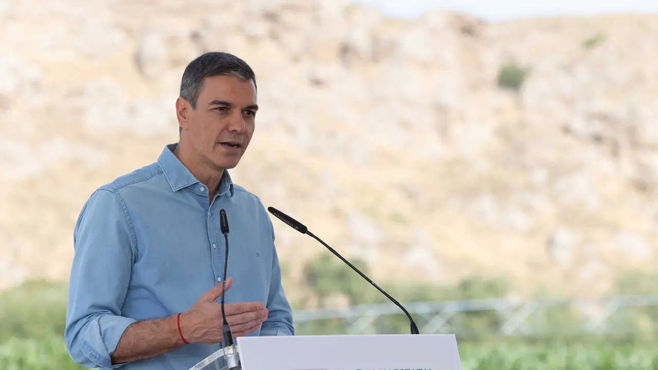 El presidente del Gobierno, Pedro S&aacute;nchez, durante la presentaci&oacute;n del Plan Estatal de Fertilizantes, en la Finca de Ma&iacute;z, a 6 de julio de 2026, en San Mart&iacute;n de la Vega, Madrid (Espa&ntilde;a). 
