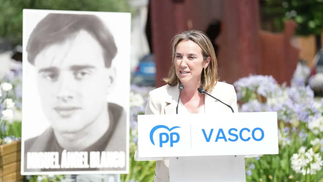 La vicesecretaria de regeneraci&oacute;n institucional del Partido Popular, Cuca Gamarra, en el homenaje a Miguel &Aacute;ngel Blanco en Ermua