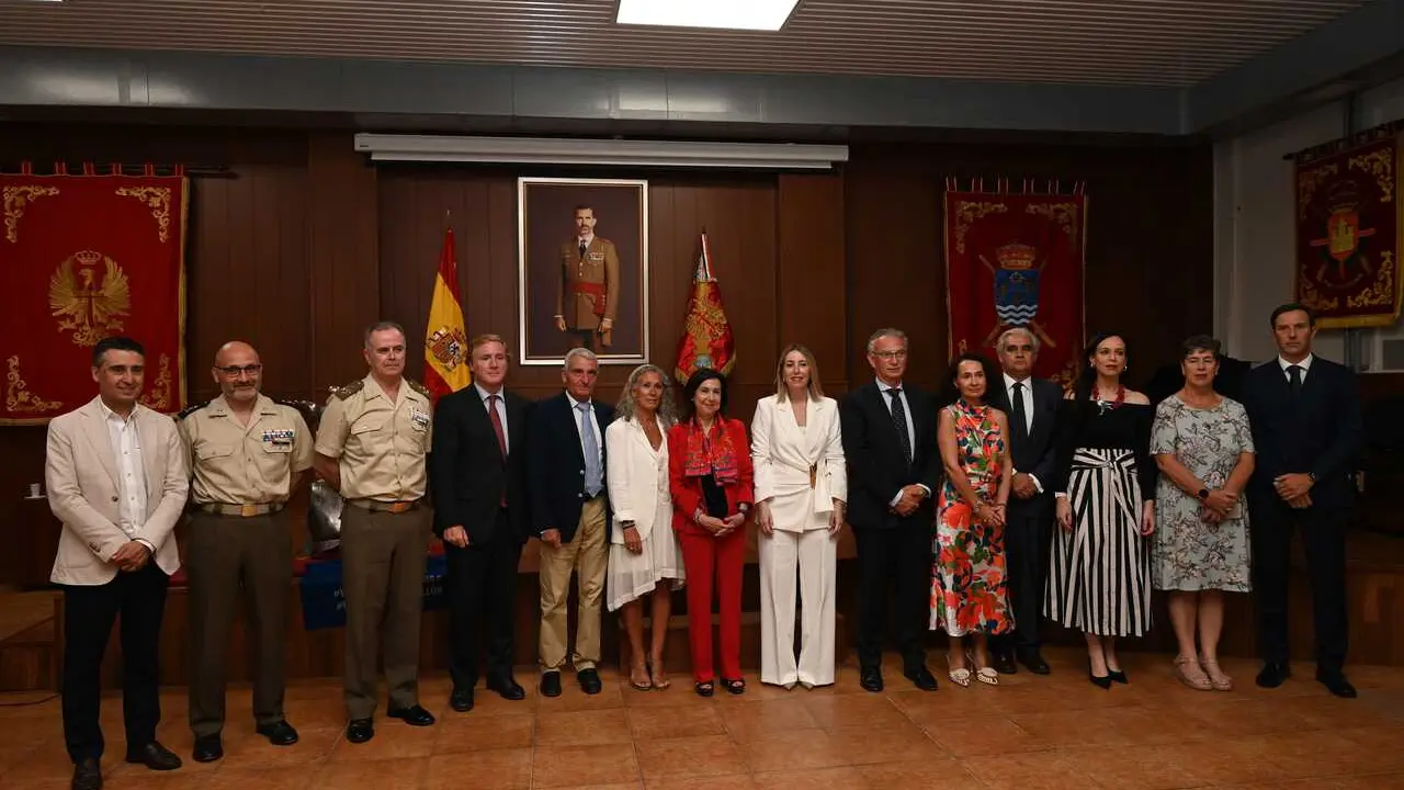 Foto de familia durante la celebraci&oacute;n del acto institucional y militar en B&oacute;toa