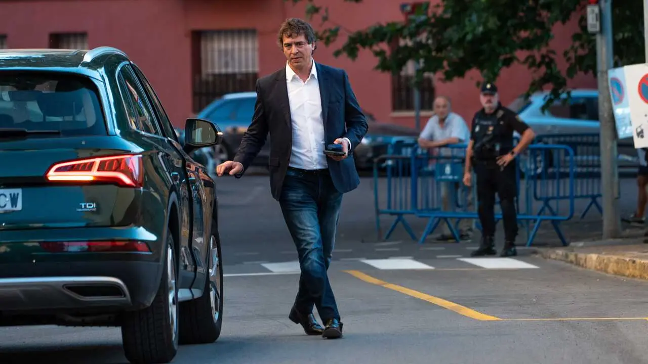 Archivo - El hermano de Pedro S&aacute;nchez, David S&aacute;nchez, a su salida de la segunda jornada del juicio en la Audencia Provincial de Badajoz
