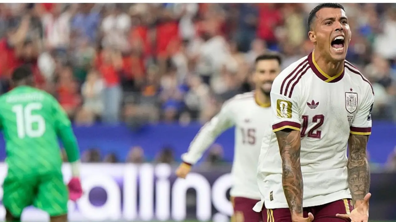 Pedro Porro celebra su gol.