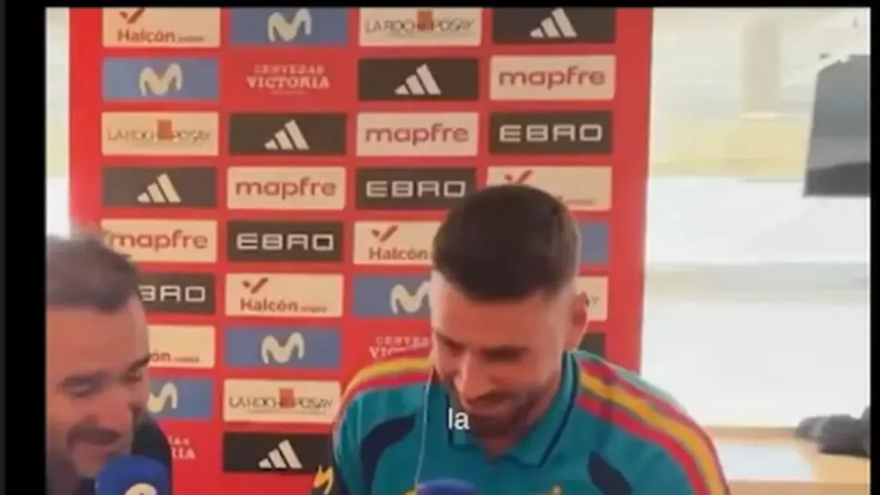 Unai Sim&oacute;n poniendo la canci&oacute;n de Lola &Iacute;ndigo