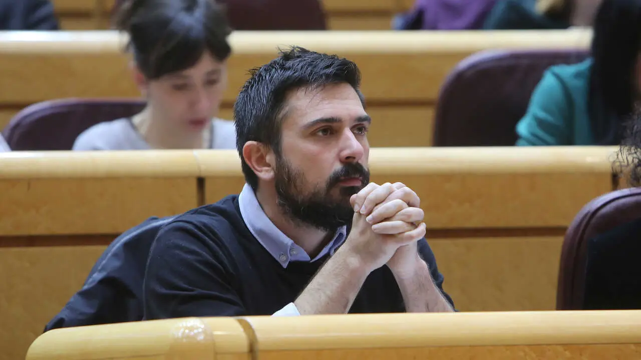 Archivo - Ram&oacute;n Espinar, durante una sesi&oacute;n plenaria del Senado. 