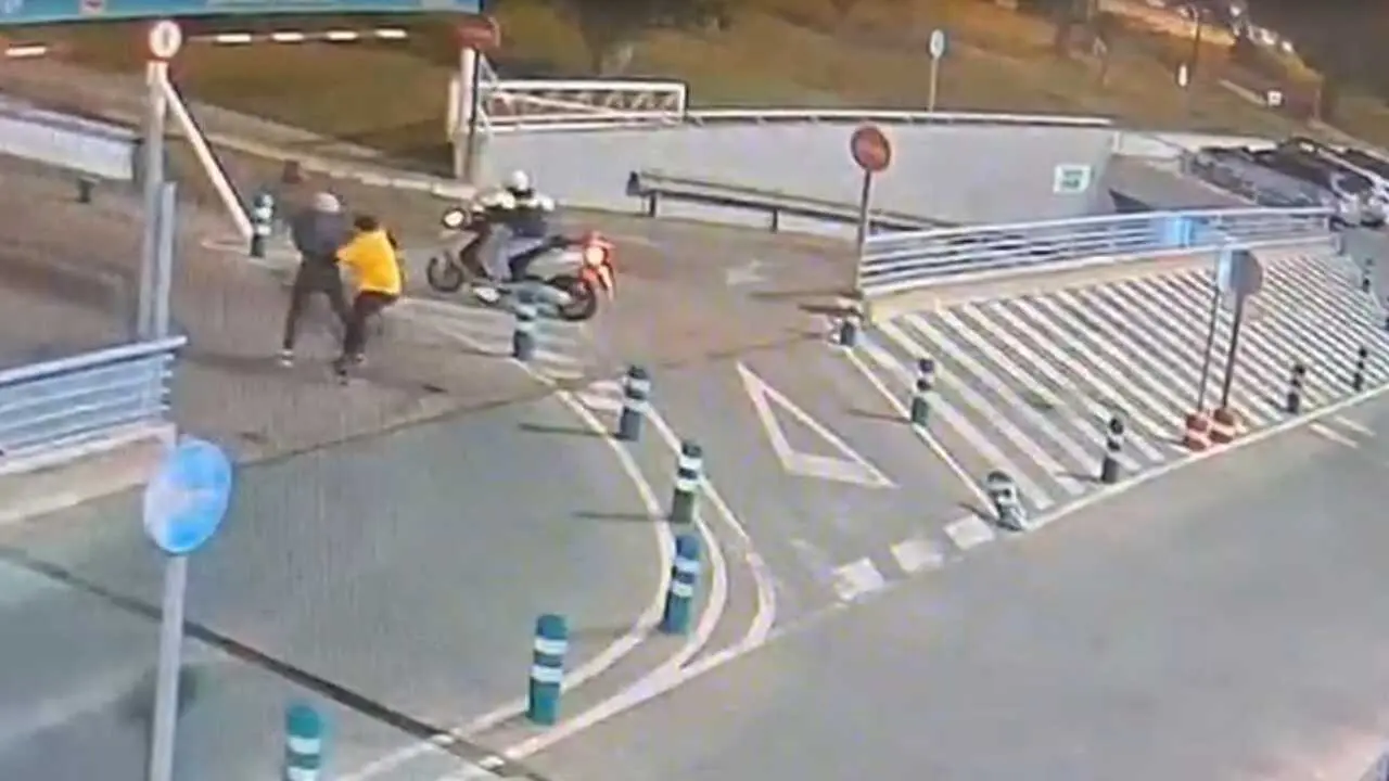 Imagen del momento de uno de los robos.