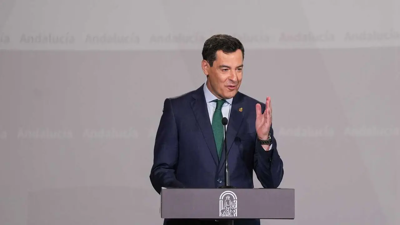 Archivo - El presidente de la Junta de Andaluc&iacute;a, Juanma Moreno.