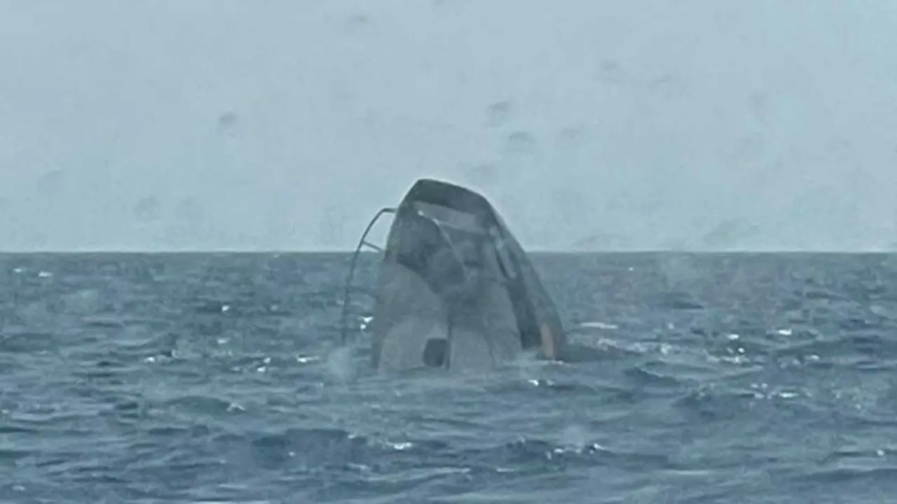 Rescatan a 11 personas tras hundirse un catamar&aacute;n al sureste de Tabarca