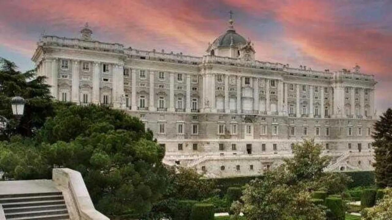 Las cuatro fachadas del edificio se iluminar&aacute;n por primera vez del color del equipo espa&ntilde;ol, gracias a la instalaci&oacute;n de proyectores RGBW.