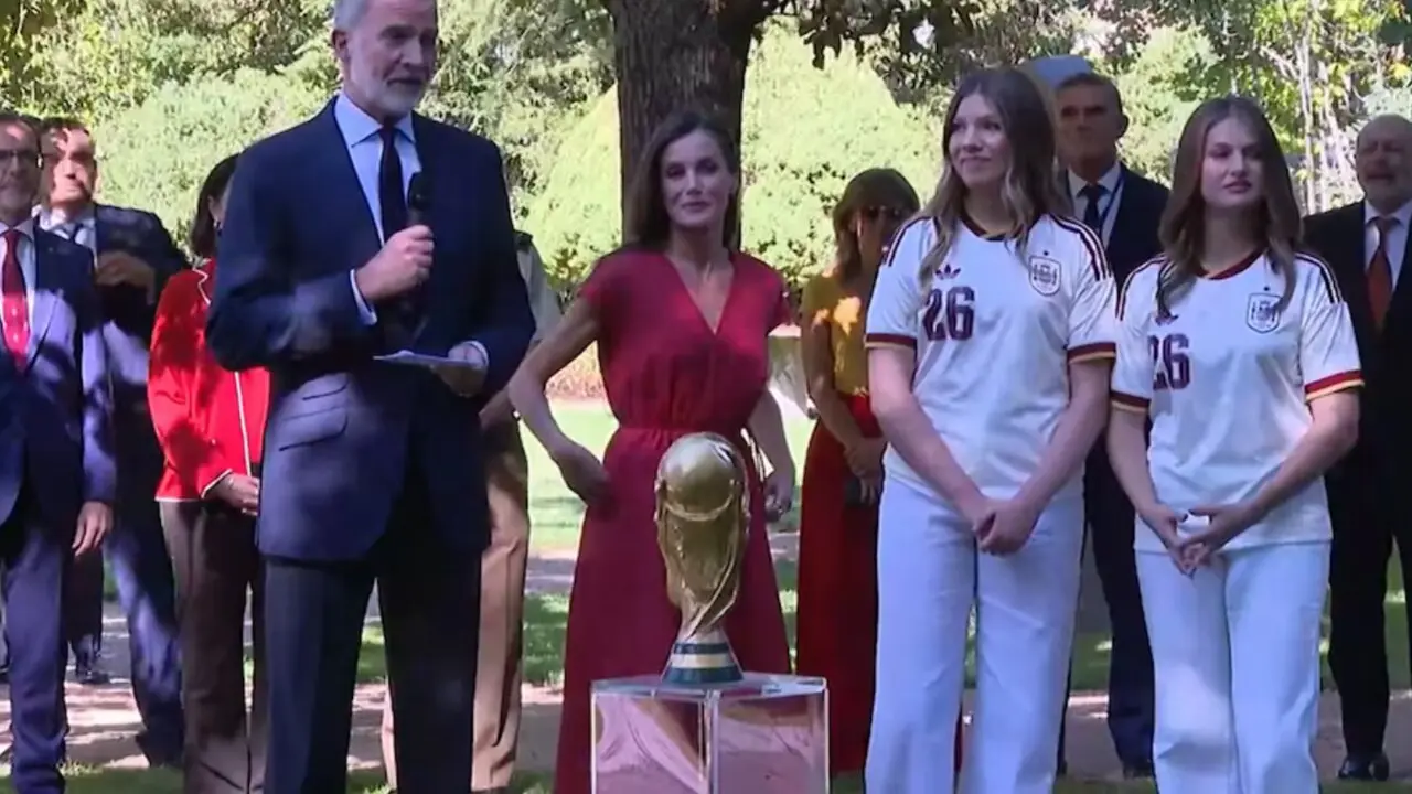 La Copa del Mundo ya est&aacute; en la Zarzuela con los Reyes
