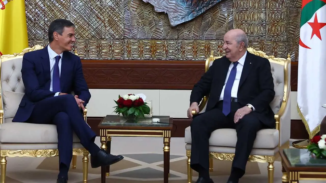 El presidente del Gobierno, Pedro S&aacute;nchez, y el presidente de Argelia, Abdelmadjid Tebboune, en Argel, Argelia, a 20 de julio de 2026.  