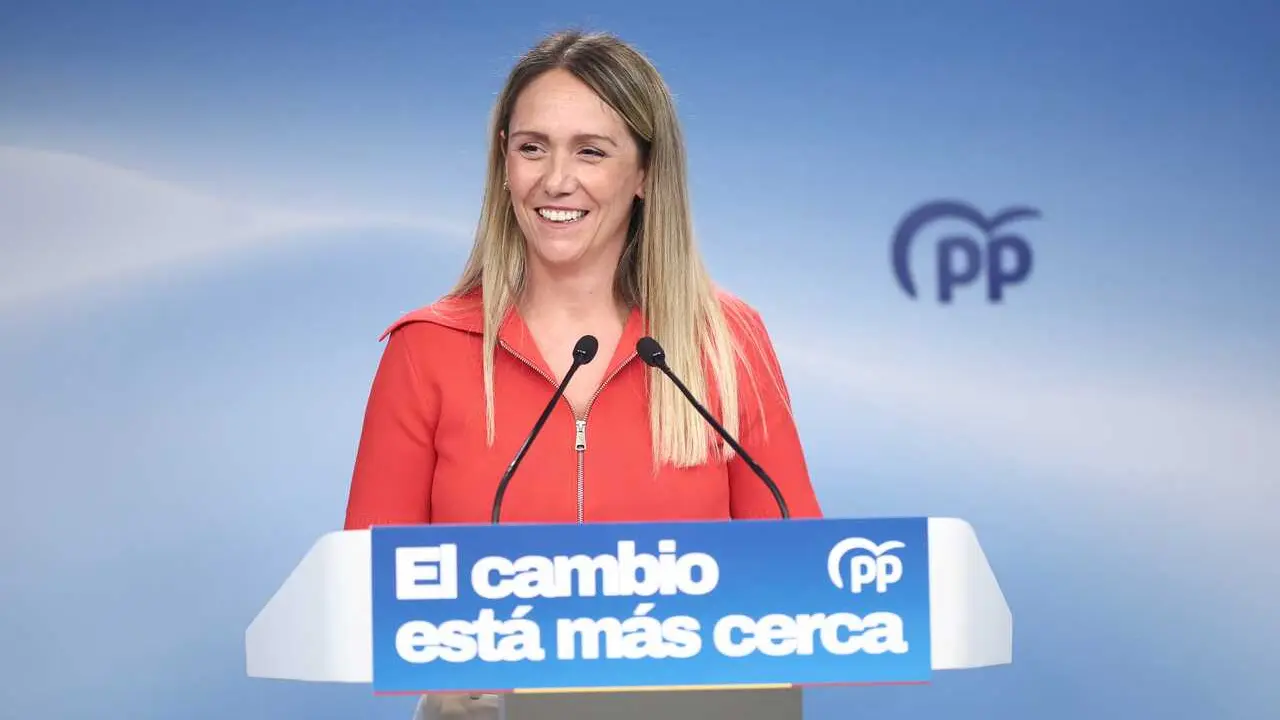 La vicesecretaria de Coordinaci&oacute;n Sectorial del Partido Popular, Alma Ezcurra, durante la celebraci&oacute;n de la rueda de prensa posterior a la reuni&oacute;n semanal del Comit&eacute; de Direcci&oacute;n del Partido Popular, a 20 de julio de 2026, en Madrid (Espa&ntilde;a). 
