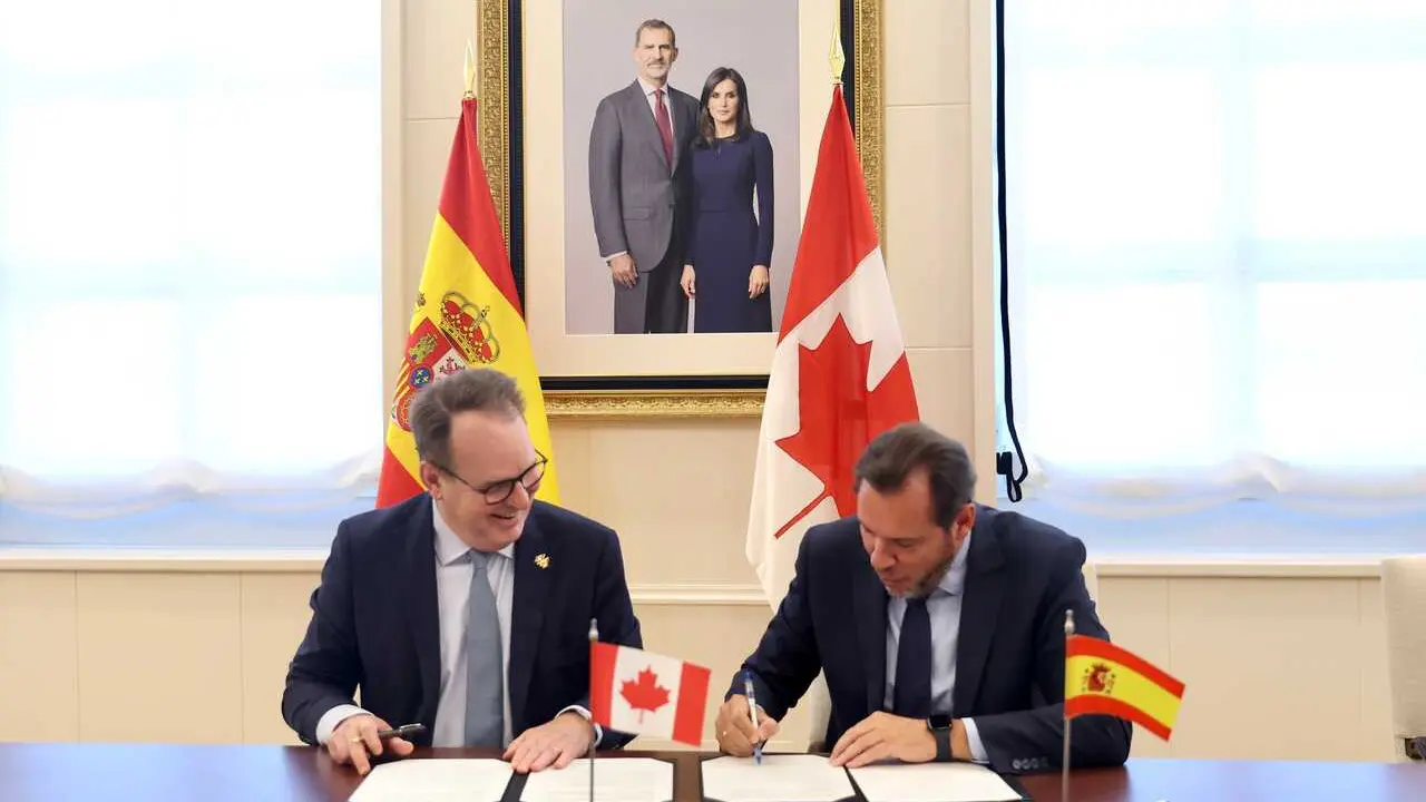 El ministro de Transportes y Movilidad Sostenible, &Oacute;scar Puente, ha mantenido una reuni&oacute;n este jueves con el responsable de la cartera de Transportes del Gobierno de Canad&aacute;, Steven MacKinnon.