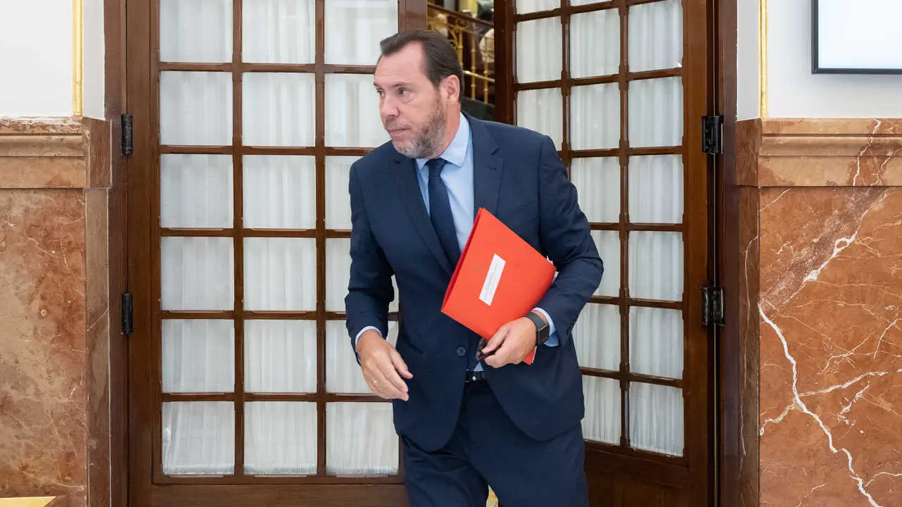 El ministro de Transportes y Movilidad Sostenible, &Oacute;scar Puente, durante la celebraci&oacute;n de una sesi&oacute;n extraordinaria del Pleno del Congreso de los Diputados, a 23 de julio de 2026, en Madrid (Espa&ntilde;a). La C&aacute;mara Baja se re&uacute;ne en pleno verano para debatir y