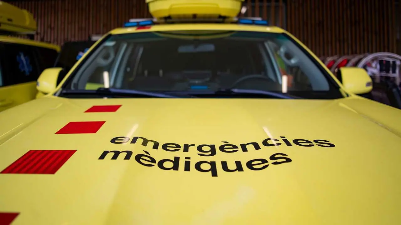 Archivo - Ambulancias en la nueva sede del SEM, a 18 de febrero de 2026, en L&acute;Hospitalet de Llobregat, Catalunya (Espa&ntilde;a). 