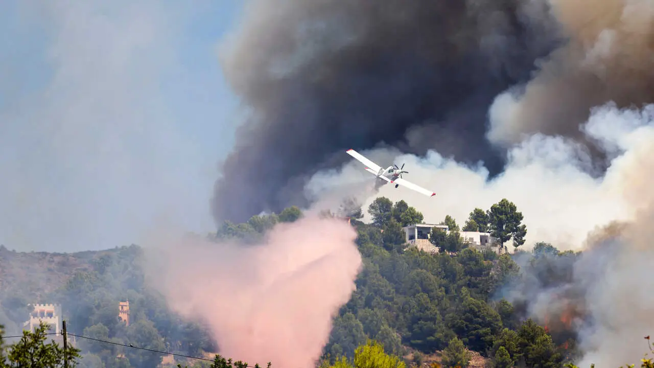 25072026 Vall d'Uix&oacute; (Castell&oacute;n) Incendio forestal en la Vall d'Uix&oacute; (Castell&oacute;n) con desalojo de vecinos por la proximidad del incendio al nucleo urbano y a algunas urbanizaciones. 
Foto: Carme Ripolles