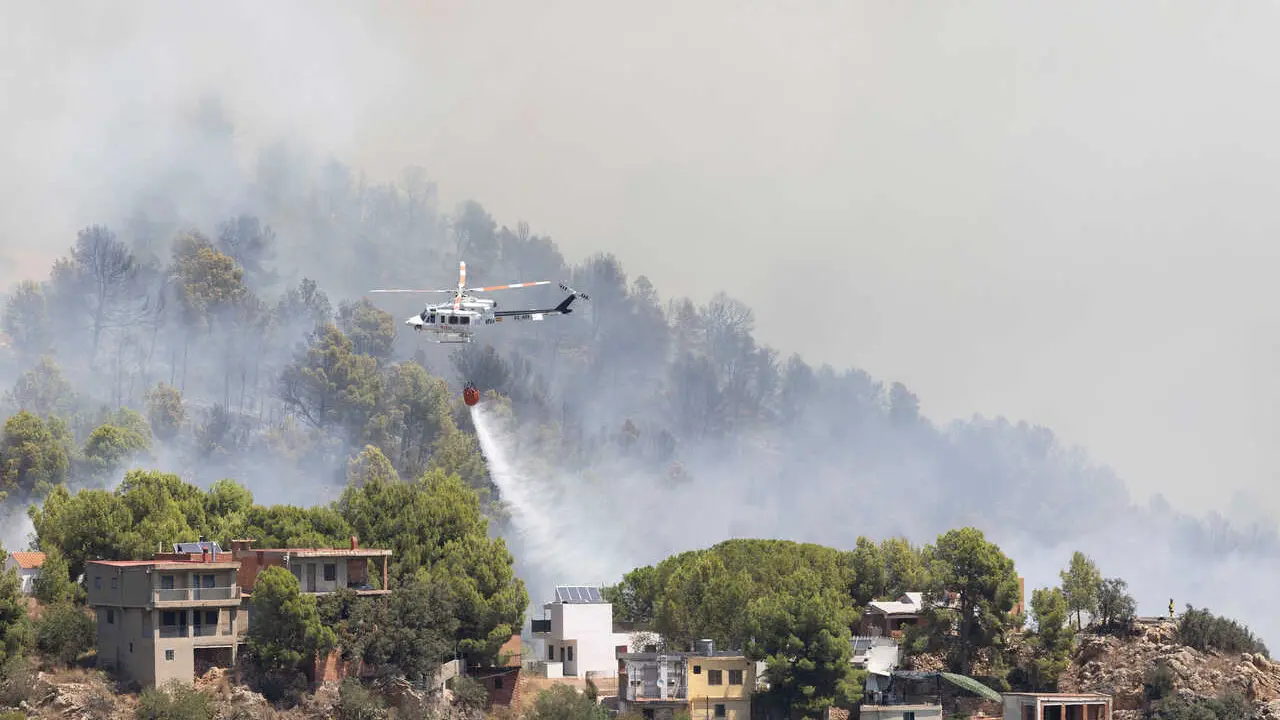 25072026 Vall d'Uix&oacute; (Castell&oacute;n) Incendio forestal en la Vall d'Uix&oacute; (Castell&oacute;n) con desalojo de vecinos por la proximidad del incendio al nucleo urbano y a algunas urbanizaciones. 
Foto: Carme Ripolles