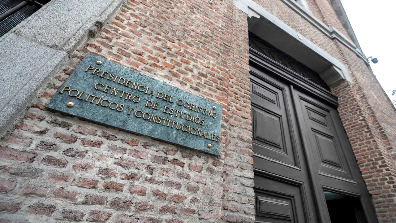 Archivo - Fachada del Centro de Estudios Pol&iacute;ticos y Constitucionales, a 9 de febrero de 2024, en Madrid (Espa&ntilde;a). 