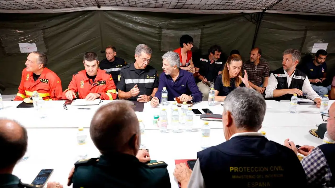 El ministro del Interior, Fernando Grande-Marlaska, preside el CECOD de los incendios en situaci&oacute;n de Emergencia Nacional, desde el Puesto de Mando Avanzado de Navalcarnero, en Madrid.