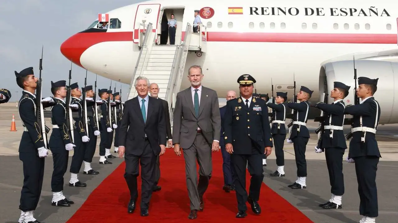 El Rey a su llegada a Lima para asistir a los actos de la toma de posesi&oacute;n como presidenta de Keiko Fujimori