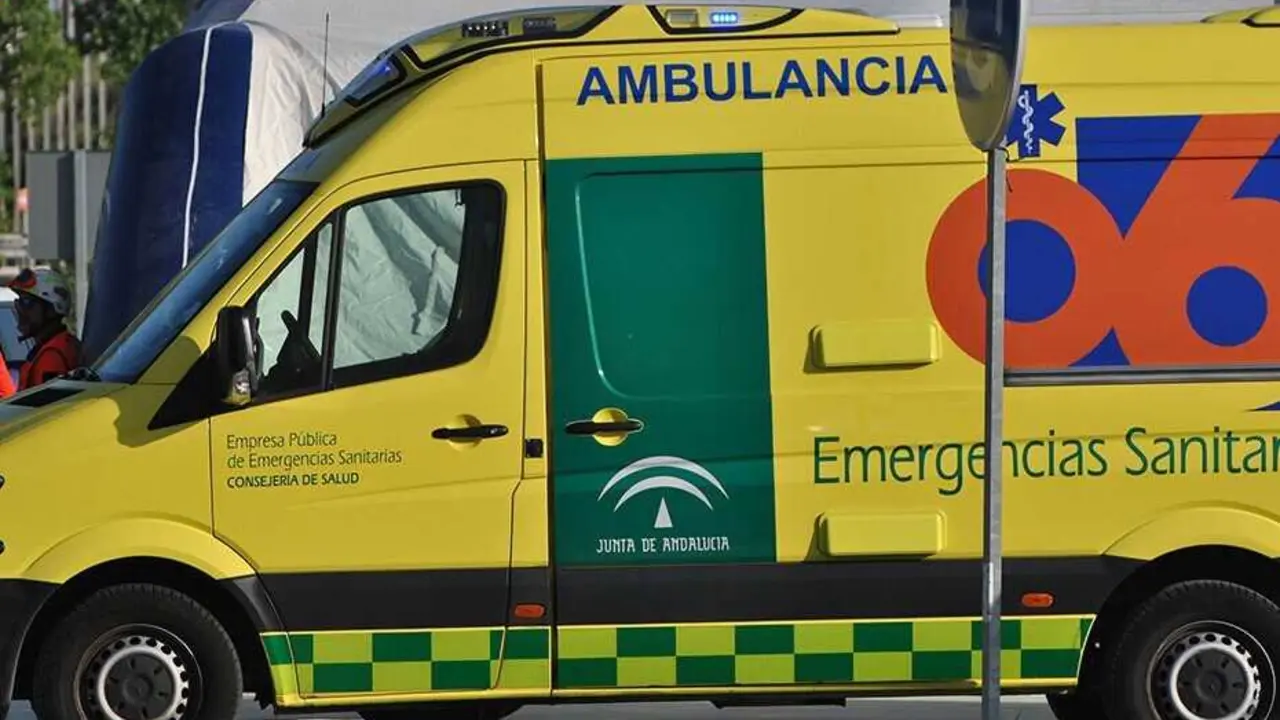 Archivo - Ambulancia del Centro de Emergencias Sanitarias (CES) 061. Imagen de archivo. 