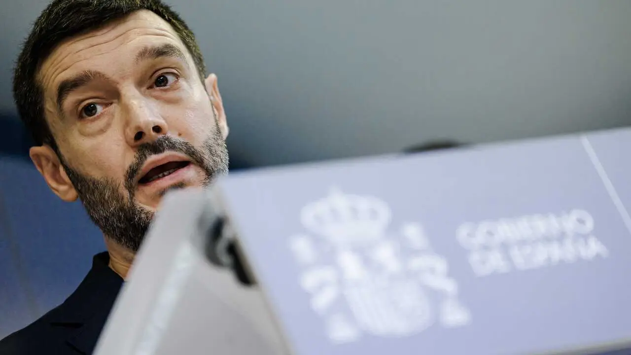 Archivo - El ministro de Derechos Sociales, Consumo y Agenda 2030, Pablo Bustinduy.