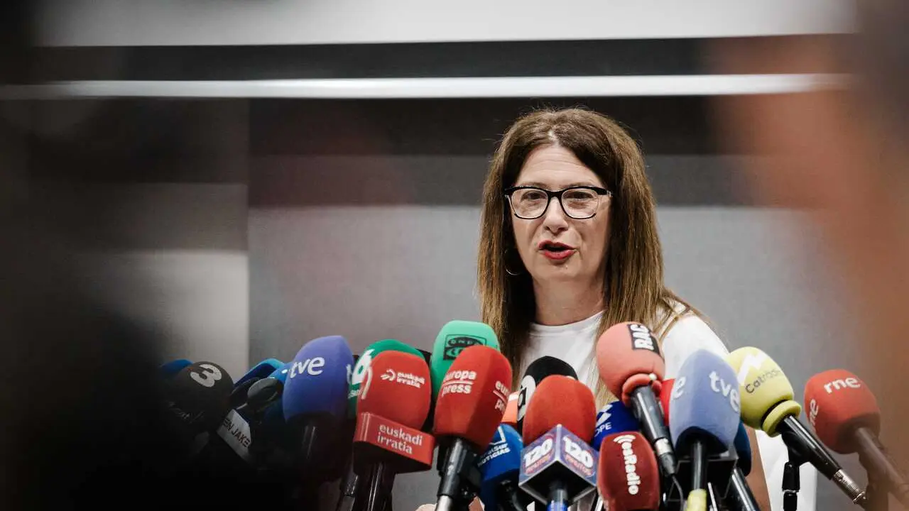 Archivo - La exmilitante socialista Leire D&iacute;ez durante una rueda de prensa, en el Hotel Novotel, a 4 de junio de 2025, en Madrid  (Espa&ntilde;a).