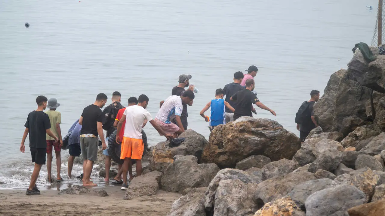 Inteiror cifra en unos 25.000 los inmigrantes que han retornado desde Ceuta a Marruecos al medios d&iacute;as de hoy. 31 de julio de 2026.
