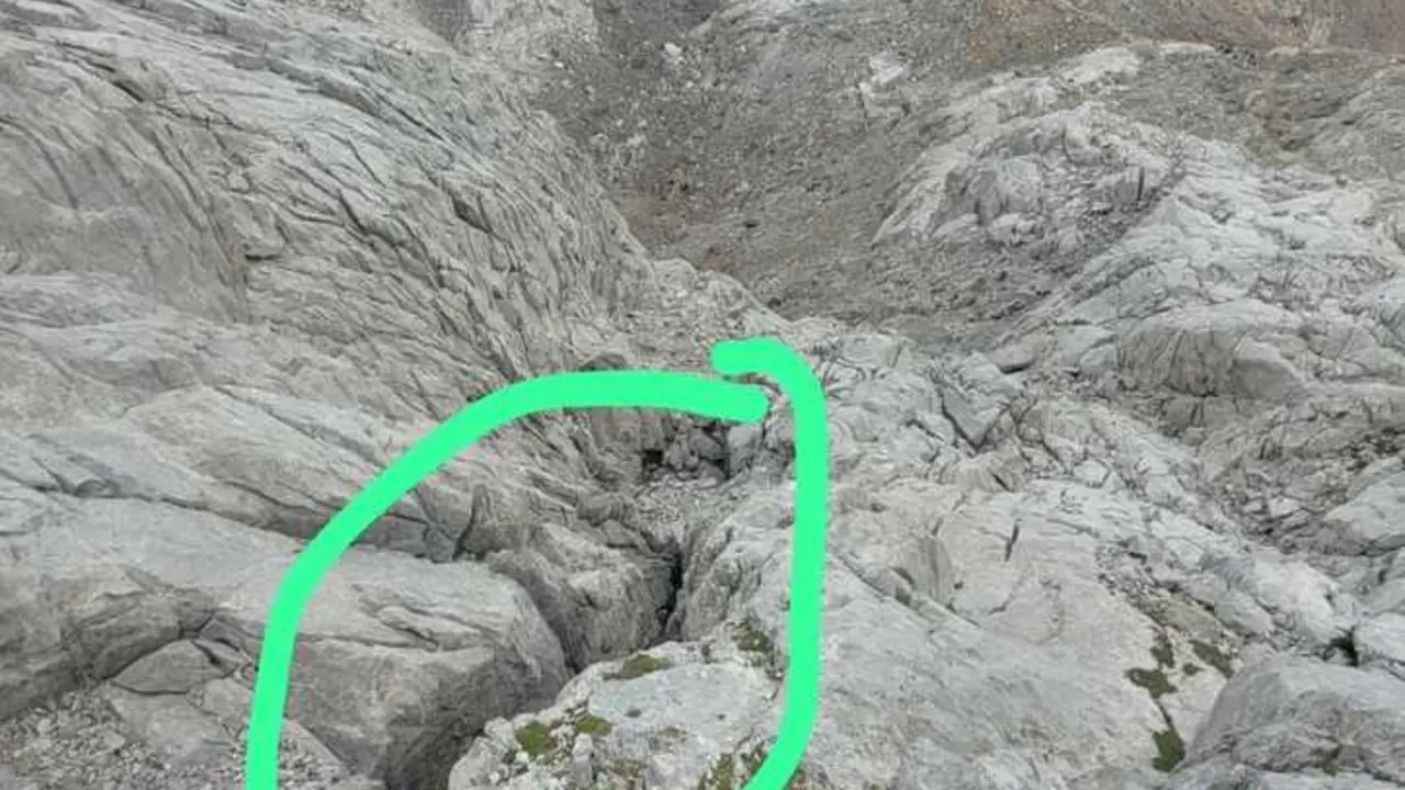 Sima de Picos de Europa de la que se ha retirado una tonelada de residuos