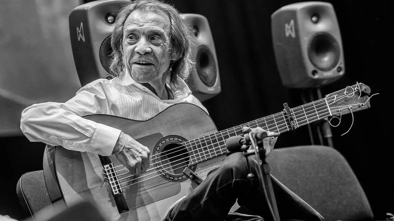 Archivo - El guitarrista Pepe Habichuela, durante un homenaje al aclamado guitarrista, Pepe Habichuela, en el Real Jard&iacute;n Bot&aacute;nico Alfonso XIII, dentro del festival Noches del Bot&aacute;nico, a 18 de junio de 2025, en Madrid (Espa&ntilde;a). 