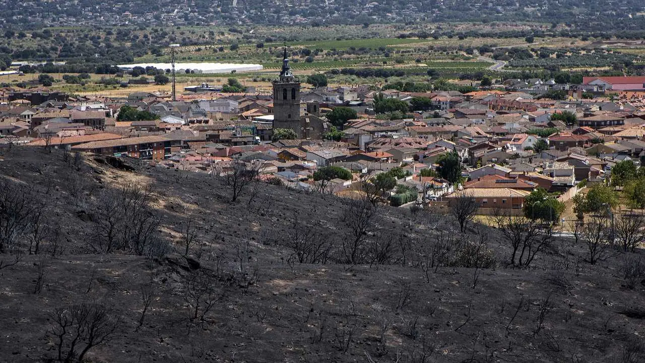 Vista tras el incendio, a 4 de agosto de 2026, en Villa del Prado, Madrid (Espa&ntilde;a). 