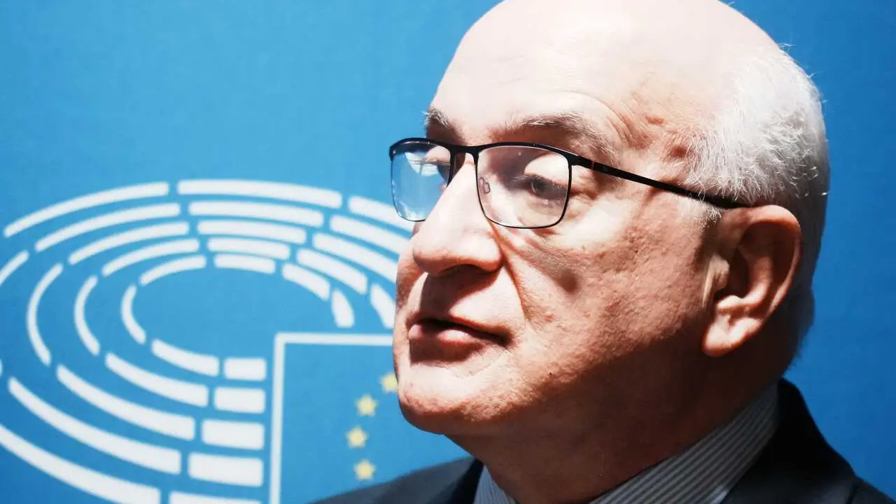 Archivo - El eurodiputado Javier Zarzalejos (PPE) durante una jornada sobre Inteligencia Artificial, en el Hall de la C&aacute;mara de Comercio, a 23 de febrero de 2024, en Bilbao, Vizcaya, Pa&iacute;s Vasco (Espa&ntilde;a). 