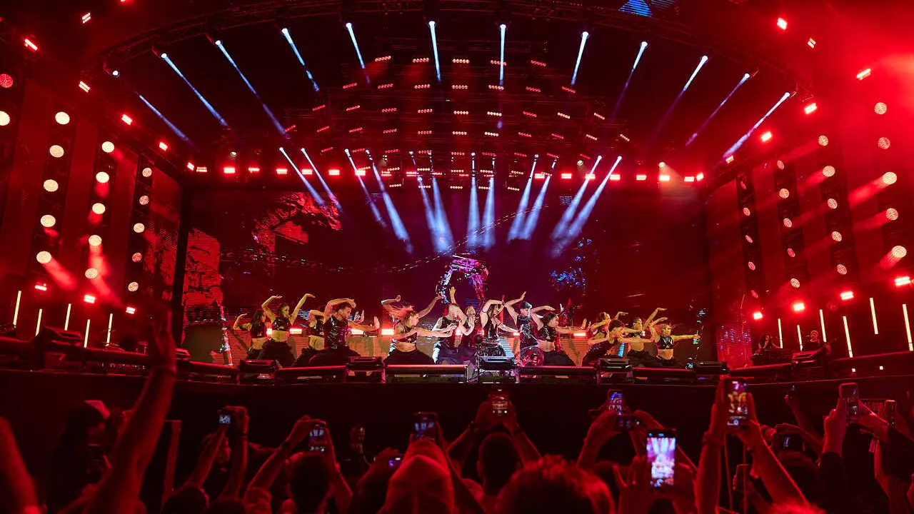 Archivo - La cantante Lola &Iacute;ndigo act&uacute;a durante el 15&ordm; aniversario del Coca Cola Music Experience, en el Iberdrola Music, a 13 de septiembre de 2025, en Madrid (Espa&ntilde;a). 