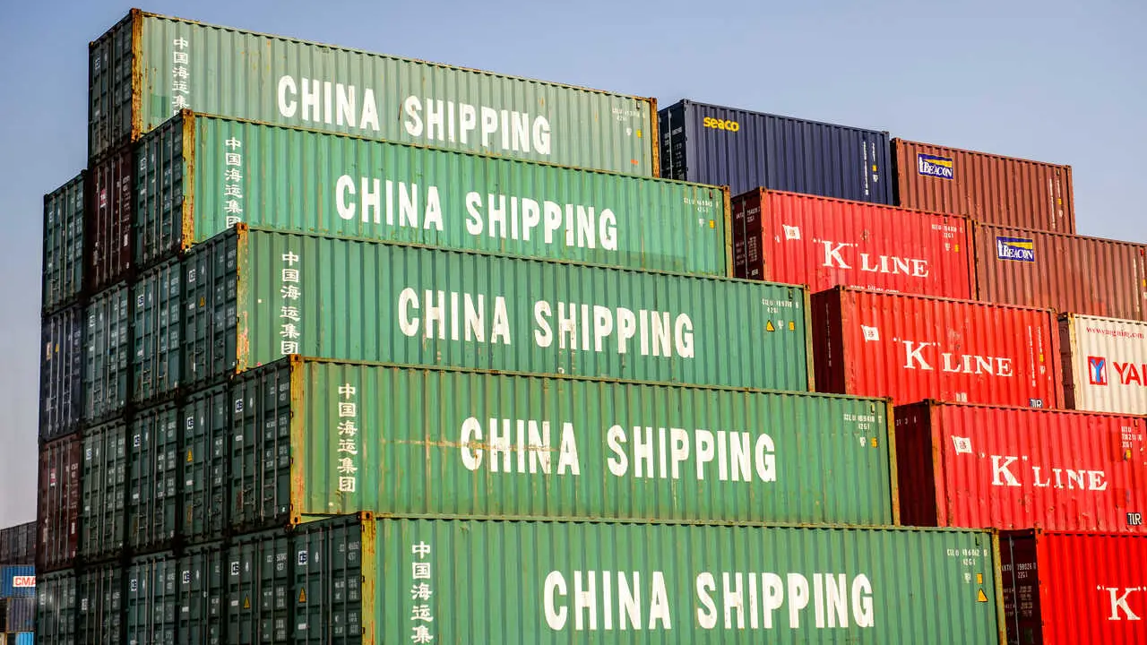 Archivo - Contenedores de mercanc&iacute;as en el Puerto de Shangh&aacute;i (China).