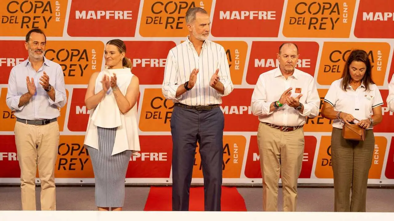 El Rey Felipe VI ha presidido la entrega de los premios a los campeones de la regata de vela 43&ordf; Copa del Rey MAPFRE, en el Palacio Real de la Almudaina, a 02 de agosto de 2025, en Palma de Mallorca (Espa&ntilde;a)

Organizaci&oacute;n
TROFEOS;PREMIOS;MAPFRE;VELA;GANADORES;CAMPEONATO
02/8/2025