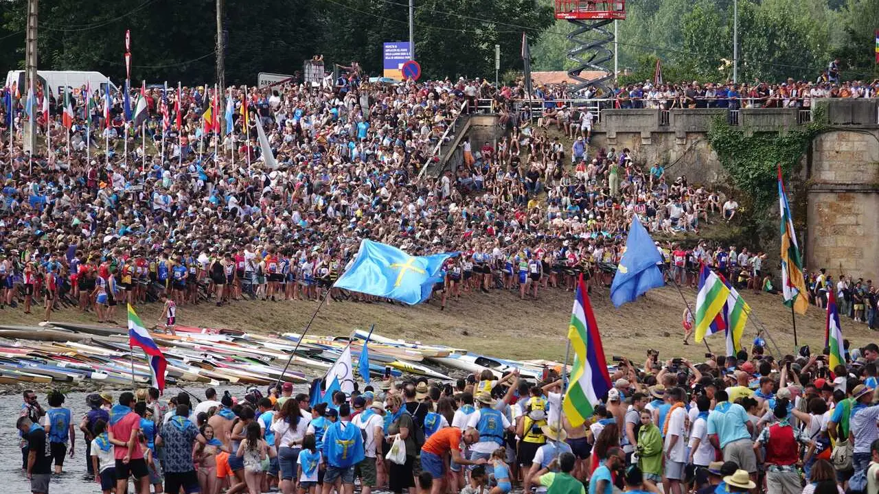 Archivo - Cientos de personas durante el Descenso Internacional del Sella 2024, a 3 de agosto de 2024, en Arriondas, Asturias (Espa&ntilde;a). El Descenso Internacional del Sella, tambi&eacute;n es conocido popularmente &lsquo;Les Pirag&uuml;es&rsquo;, se celebra de manera anual el pri