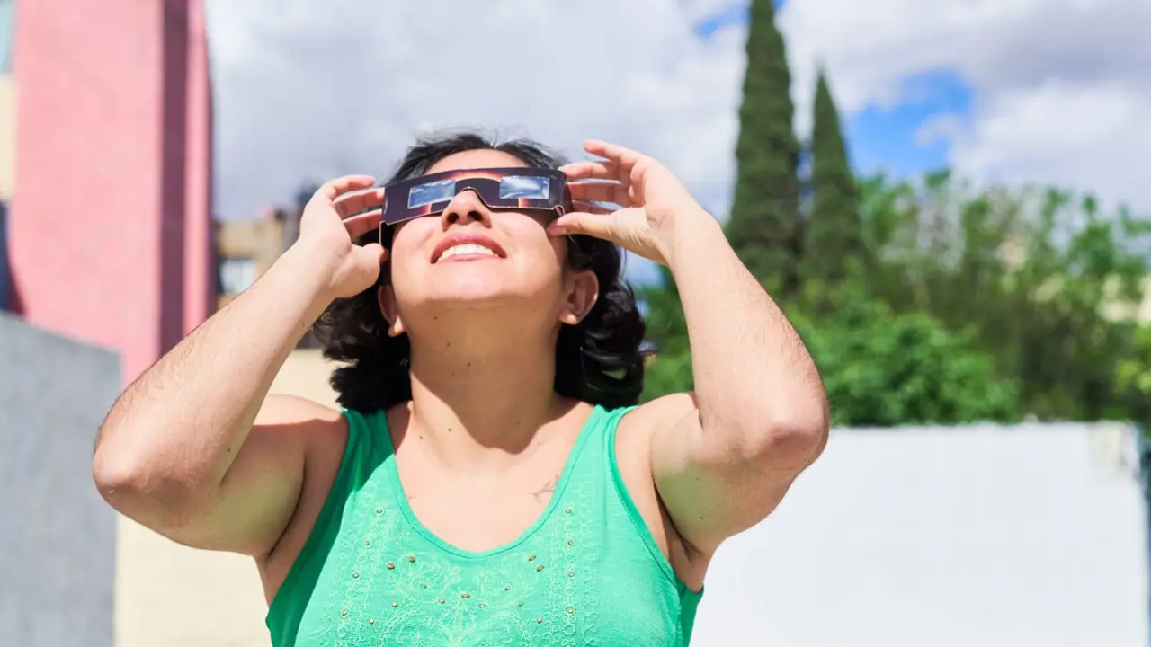 El eclipse total de Sol del 12 de agosto de 2026 atravesar&aacute; Espa&ntilde;a de oeste a este y ser&aacute; visible en gran parte de la mitad norte peninsular y Baleares.
