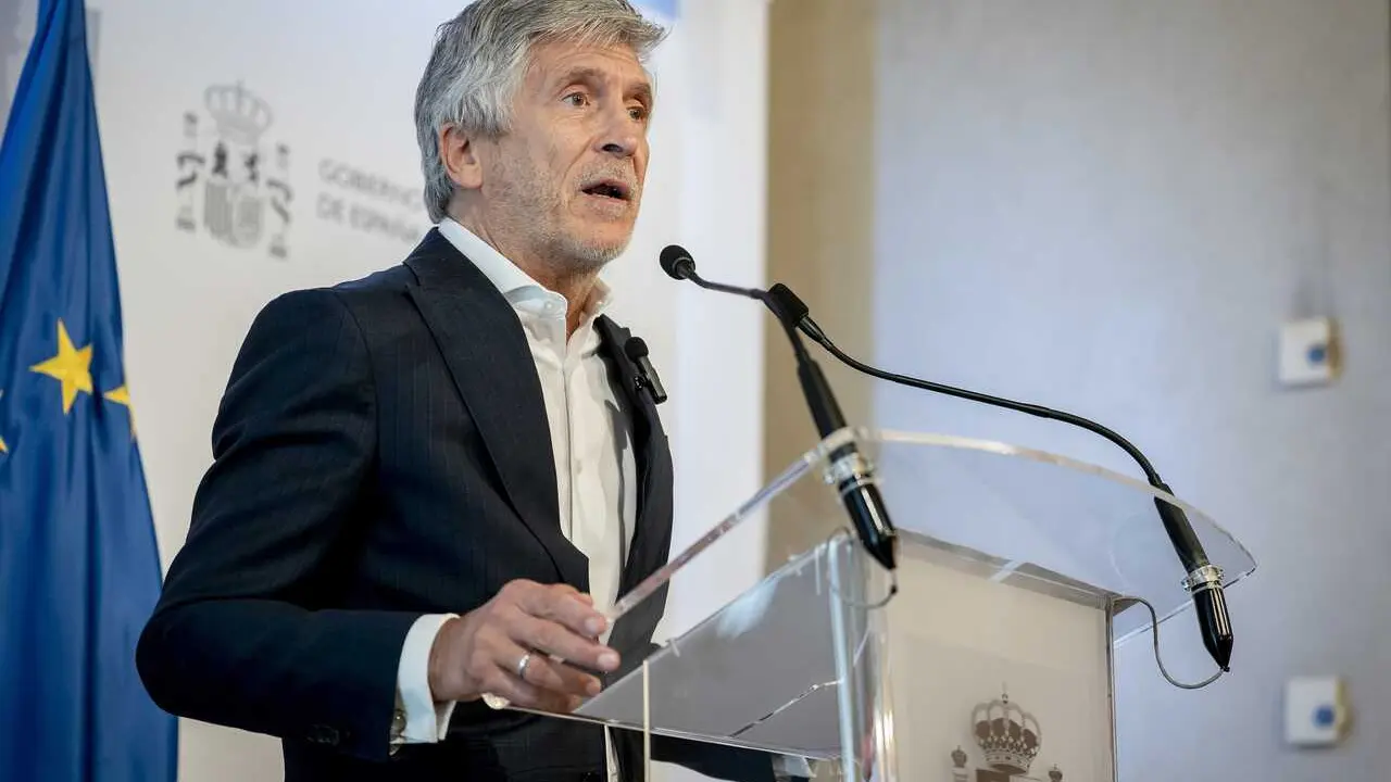 El ministro del Interior, Fernando Grande-Marlaska, comparece tras la reuni&oacute;n del consejo extraordinario de ministros del Interior de la UE por la crisis en Ceuta, en la sede del Ministerio del Interior, a 4 de agosto de 2026, en Madrid (Espa&ntilde;a).