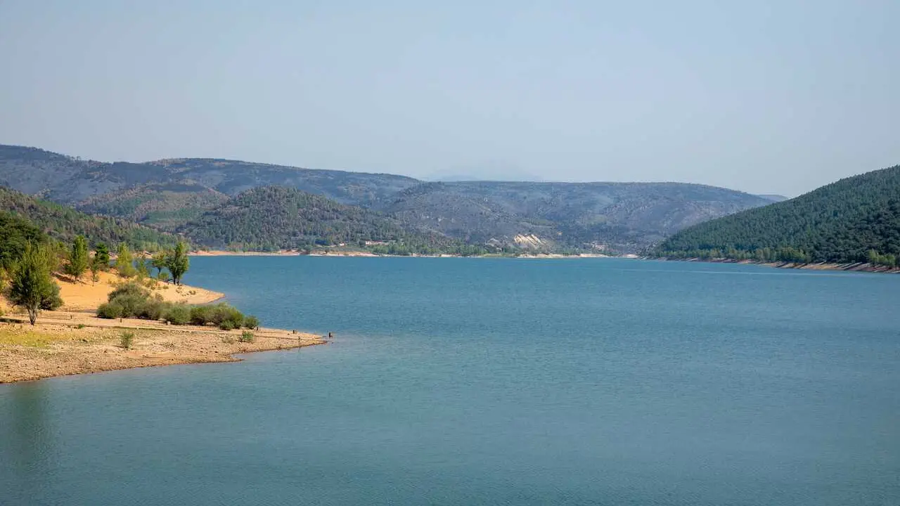 Embalse de Bele&ntilde;a, a 23 de julio de 2026, en La Mierla, Guadalajara, Castilla-La Mancha (Espa&ntilde;a).