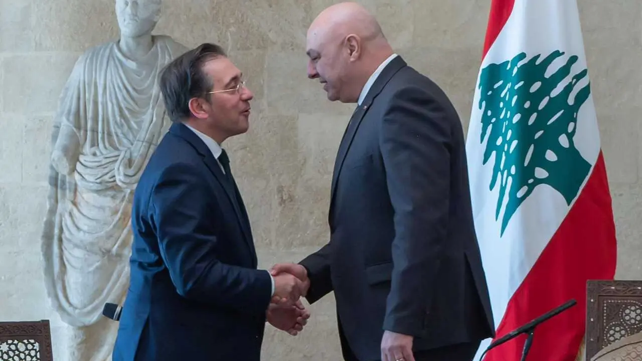 Archivo - El ministro de Asuntos Exteriores, Uni&oacute;n Europea y Cooperaci&oacute;n, Jos&eacute; Manuel Albares, se re&uacute;ne con el presidente de L&iacute;bano, Joseph Aoun, en la capital libanesa, Beirut, a 15 de enero de 2025.