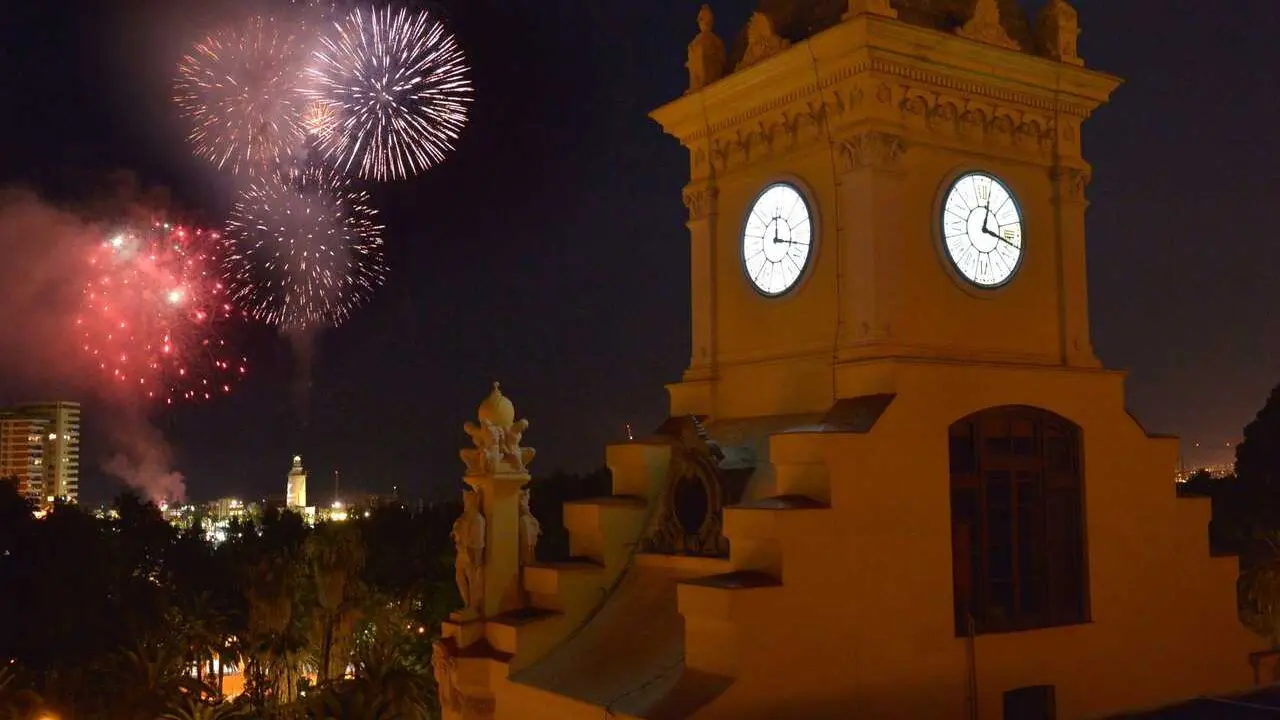 Archivo - Fuegos artificiales feria M&aacute;laga  