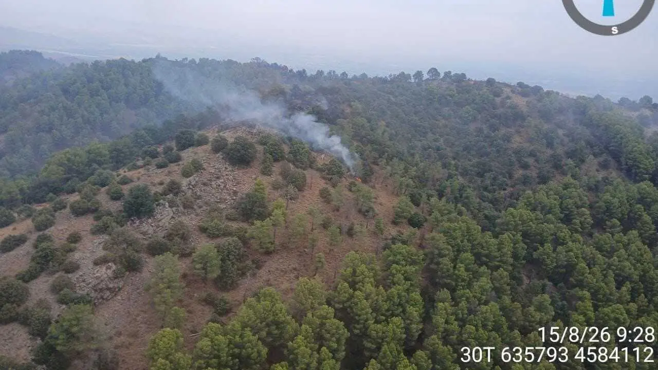 Incendio forestal en la Sierra de Algair&eacute;n.