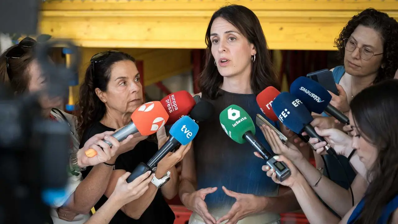 Archivo - La portavoz de M&aacute;s Madrid en el Ayuntamiento, Rita Maestre, durante la presentaci&oacute;n del Refugio Clim&aacute;tico del C&iacute;rculo de Bellas Artes, a 9 de julio de 2026, en Madrid (Espa&ntilde;a). El Refugio clim&aacute;tico del CBA es un espacio p&uacute;blico acondicionado de 
