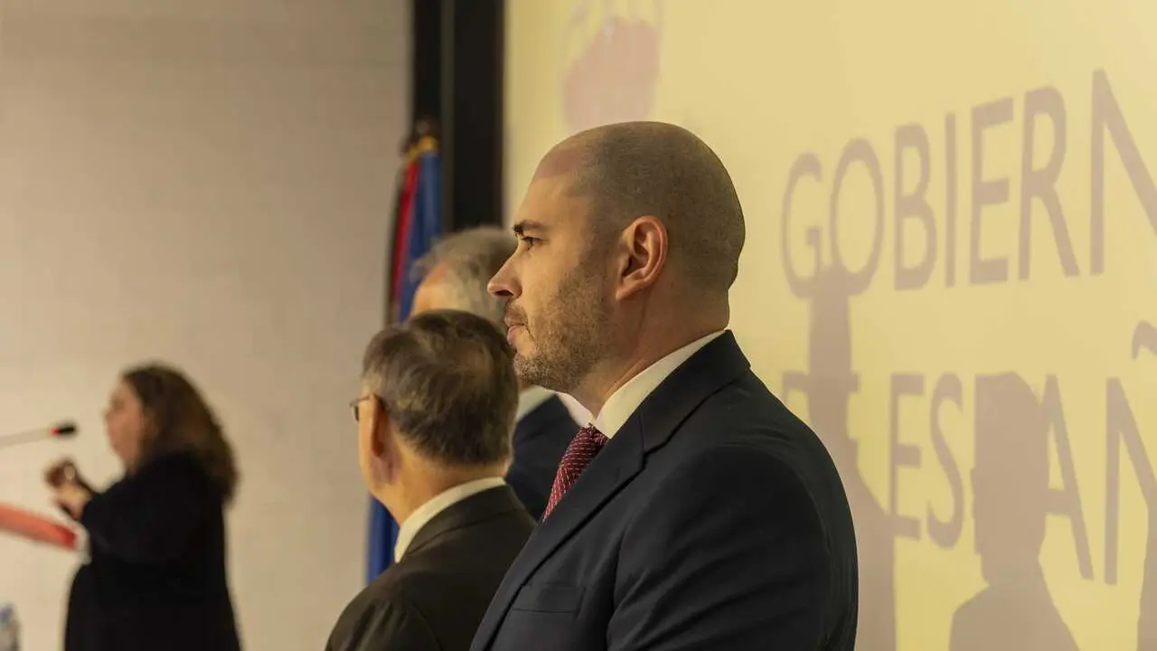 Archivo - El delegado del Gobierno en Ceuta, Miguel &Aacute;ngel P&eacute;rez Triano, durante su toma de posesi&oacute;n en la Biblioteca P&uacute;blica El Morro, a 25 de febrero de 2026, en Ceuta (Espa&ntilde;a). 