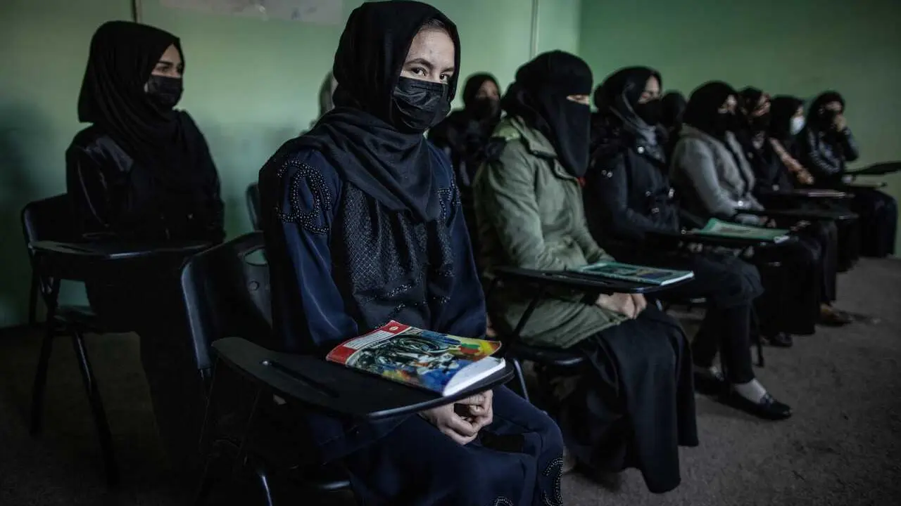 Archivo - Imagen de archivo de mujeres recibiendo formaci&oacute;n para ser agentes de Polic&iacute;a en Kabul, Afganist&aacute;n