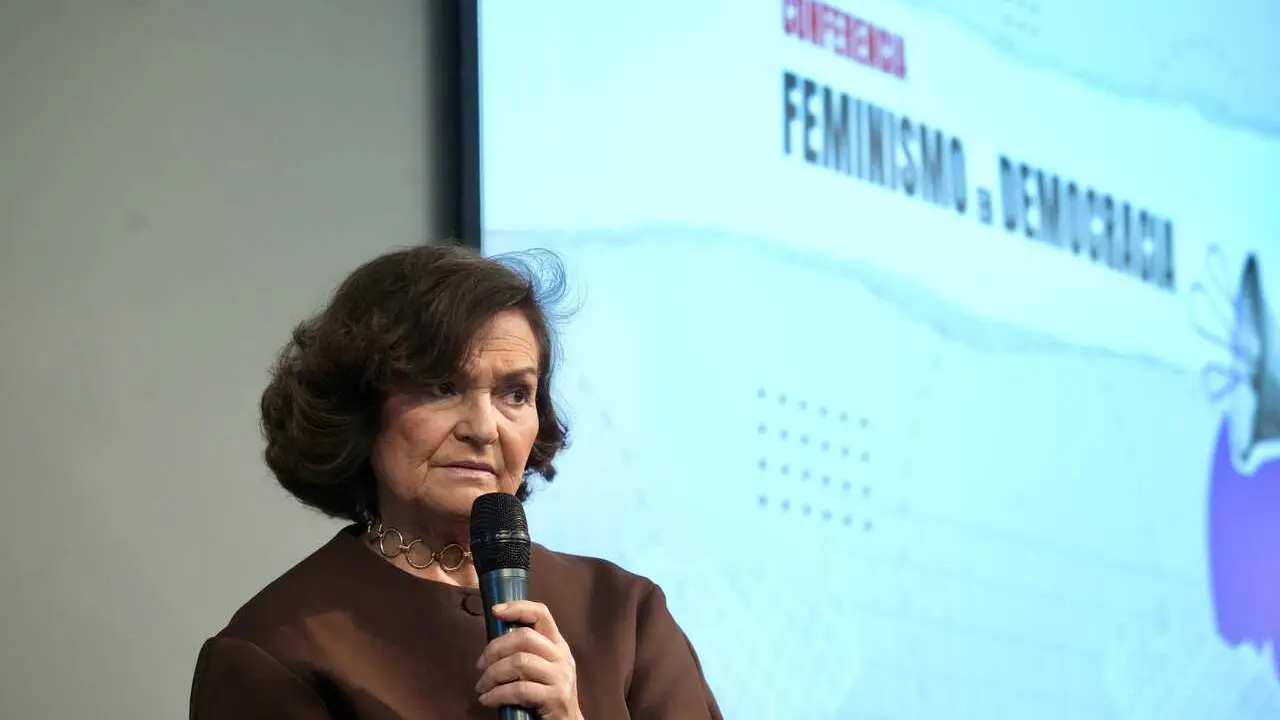 Archivo - Carmen Calvo, en la conferencia 'Feminismo en Democracia', organizada por la UIMP en Valencia.