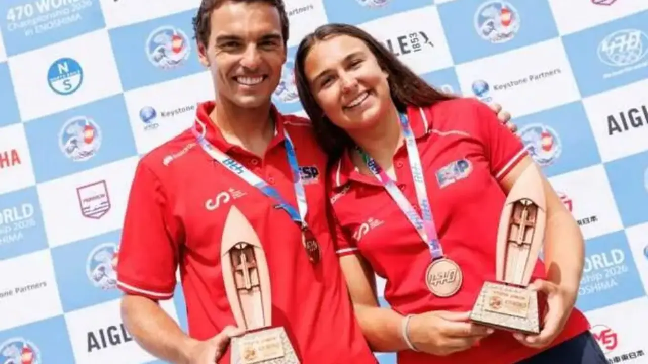 Jordi Xammar y Marta Cardona consiguen el bronce en el Mundial de 470 en Jap&oacute;n