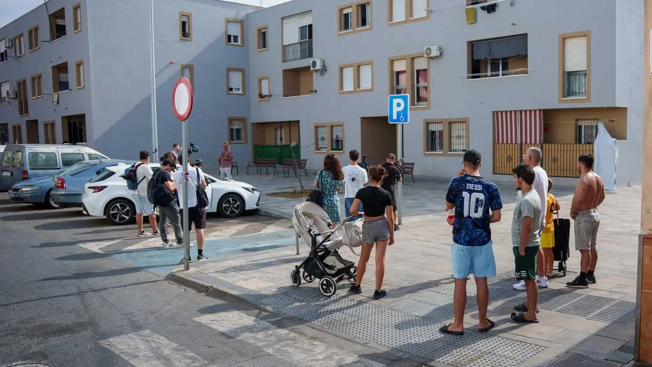 Im&aacute;genes del lugar del tiroteo de este domingo donde han fallecido tres personas en Isla Cristina. 