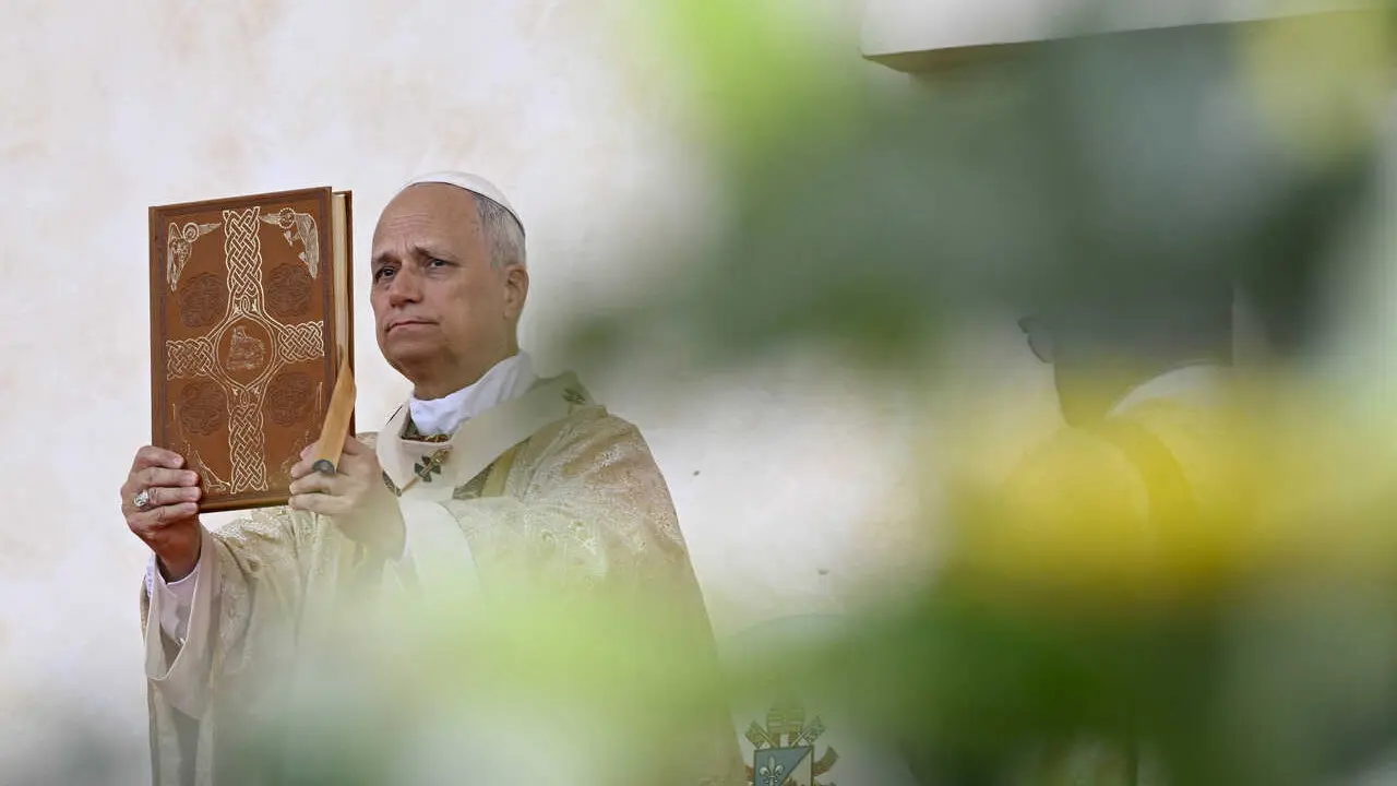 **NO LIBRI** Eguinea,Vatican, 2026/4/23 Pope Leo XIV  leads a Holy Mass at the Malabo Stadium in Malabo on the last day of an 11-day apostolic journey to Africa, Photograph by VATICAN MEDIA   / Catholic Press Photo